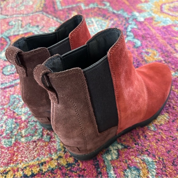 Sorel | Women's Red/Brown/Black Suede Joan A Wedge II Pull On Ankle Boots Sz 8.5 - Picture 8 of 14